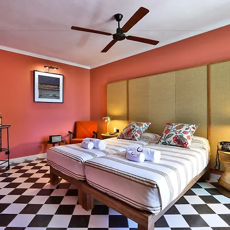Отель Cubanito Ibiza (adults Only) Сан-Антонио-Абад